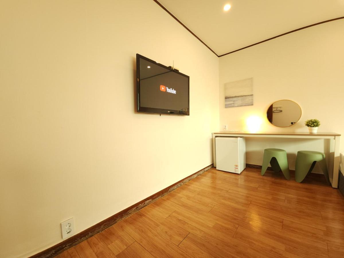 Oyo Hostel Myeongdong 5 Сеул Екстериор снимка