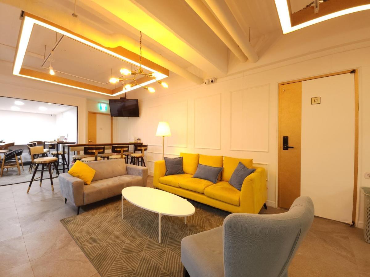 Oyo Hostel Myeongdong 5 Сеул Екстериор снимка