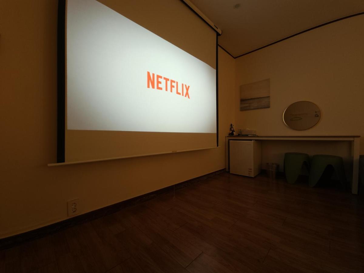 Oyo Hostel Myeongdong 5 Сеул Екстериор снимка