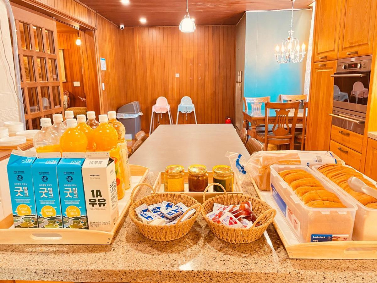 Oyo Hostel Myeongdong 5 Сеул Екстериор снимка