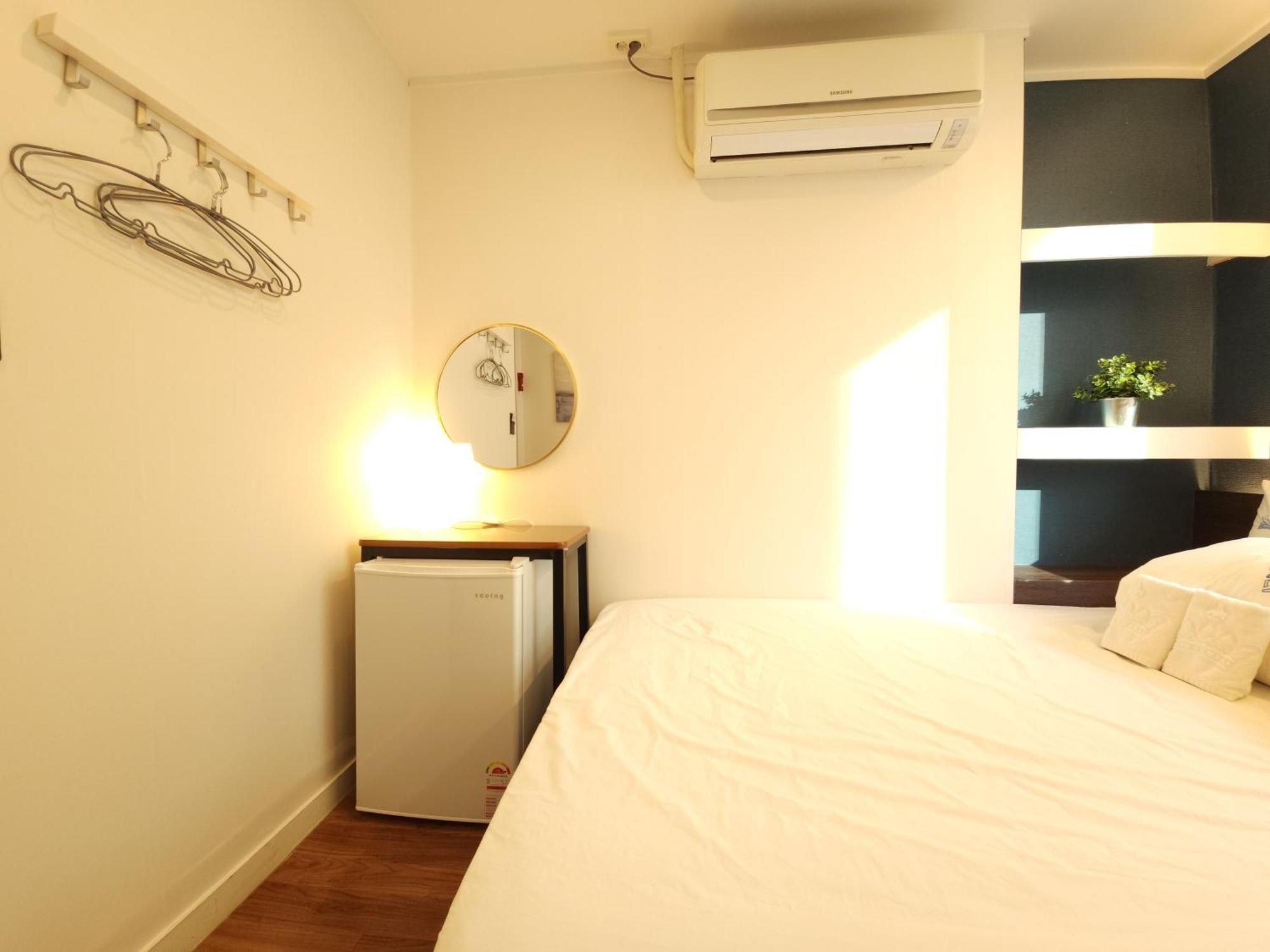 Oyo Hostel Myeongdong 5 Сеул Екстериор снимка