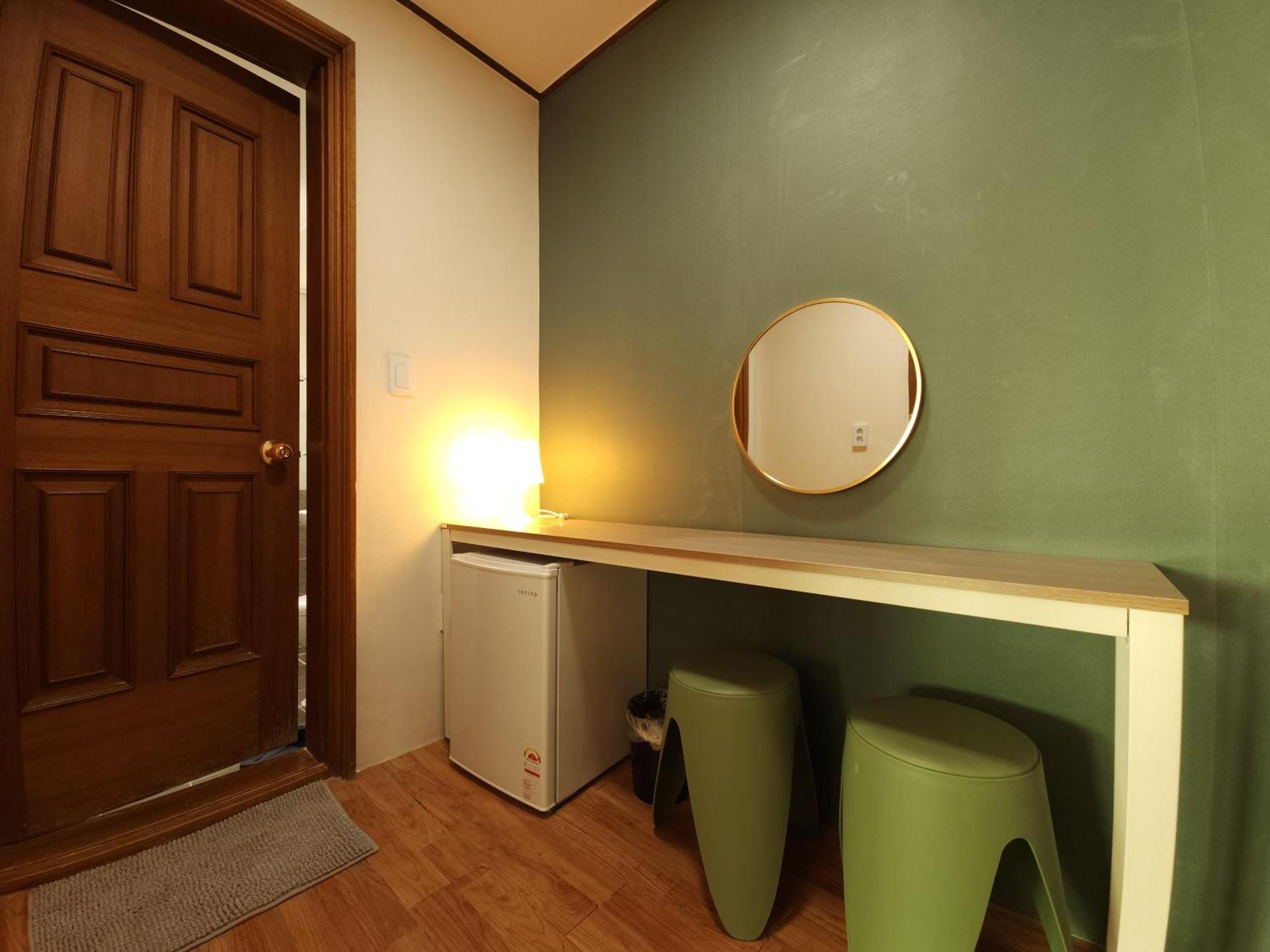Oyo Hostel Myeongdong 5 Сеул Екстериор снимка