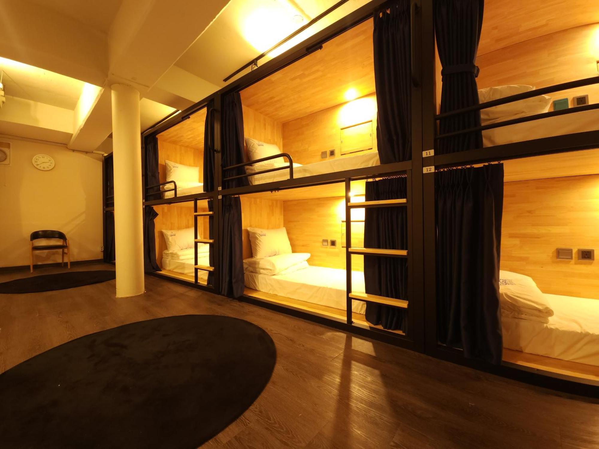 Oyo Hostel Myeongdong 5 Сеул Екстериор снимка